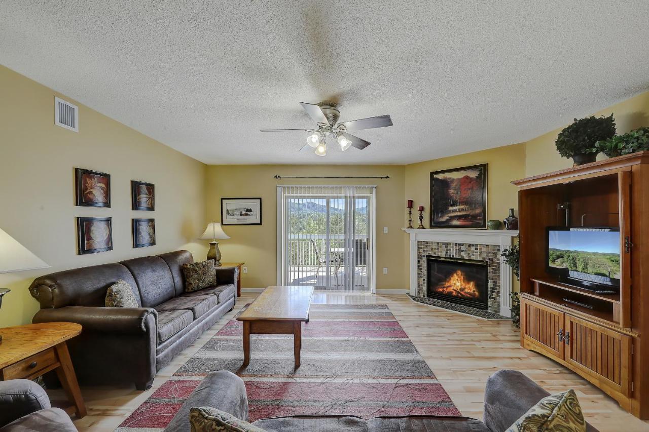 Star Gazing Whispering Pines 644 Apartman Pigeon Forge Kültér fotó
